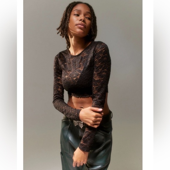 SOLD UO Danica Lace Sheer Long Sleeve Top NWT - Picture 5 of 8